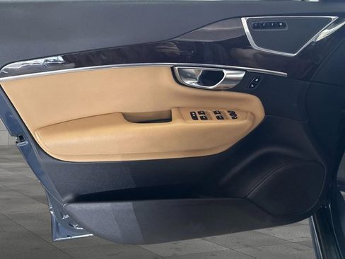 Used 2019 Volvo XC90 T6 Momentum w/ Protection Package Premier image 10