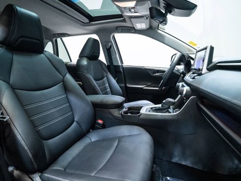 Certified 2021 Toyota RAV4 Limited FWD image 15