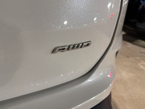 Used 2024 Ford Edge SEL w/ Convenience Package image 15