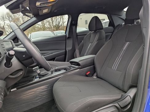 Certified 2025 Hyundai Elantra Sport image 12