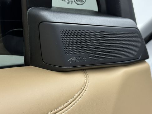 Used 2025 Land Rover Range Rover Long Wheelbase SE image 24