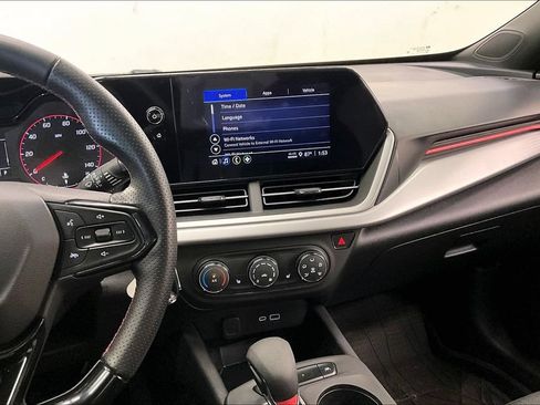 Used 2024 Chevrolet Trax RS FWD image 5