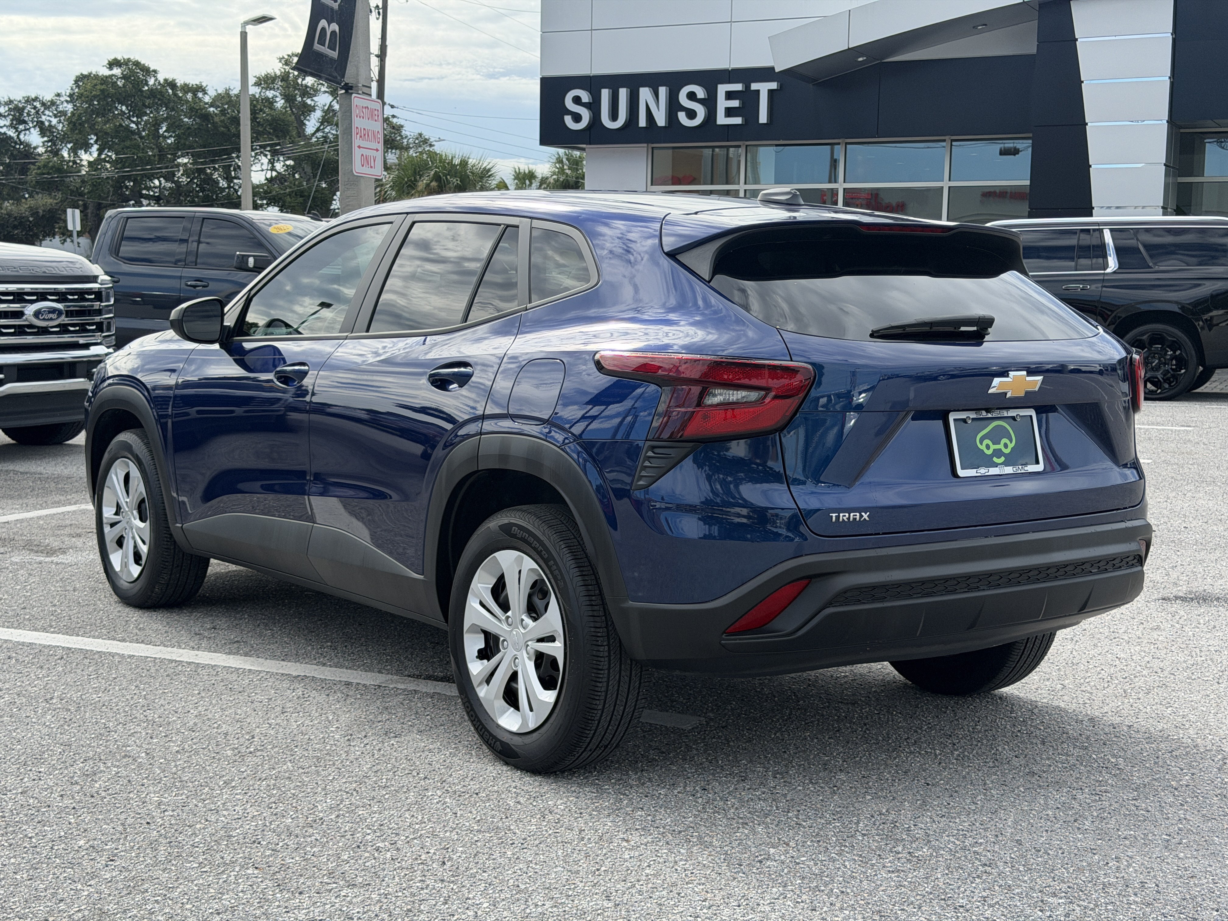 Certified 2024 Chevrolet Trax LS w/ Driver Confidence Package FWD image 5