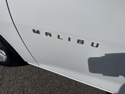 Used 2022 Chevrolet Malibu LT FWD image 16