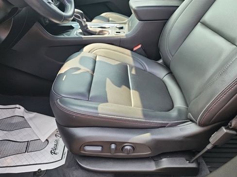 Used 2022 Chevrolet Traverse RS w/ LPO, Floor Liner Package AWD/4WD image 27