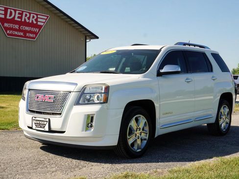Used 2015 GMC Terrain Denali FWD image 2