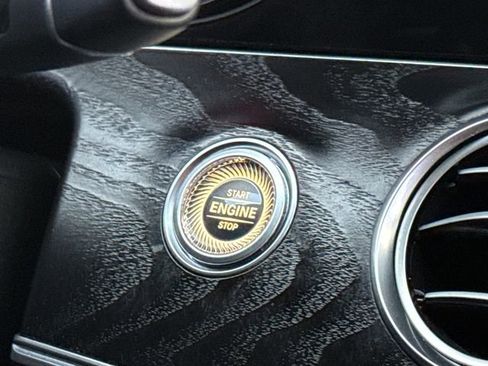 Used 2018 Mercedes-Benz E 300 4MATIC image 28