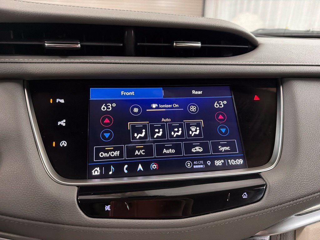 Used 2022 Cadillac XT5 Premium Luxury w/ Technology Package AWD/4WD image 30