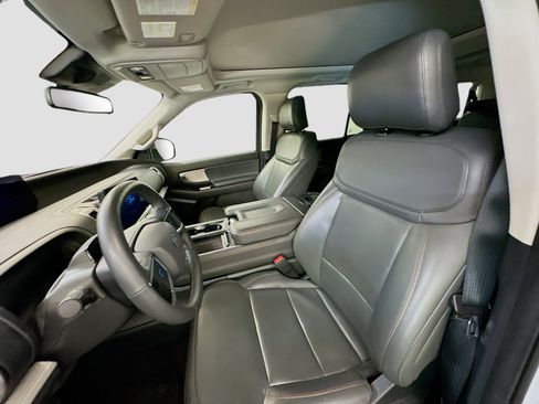 Used 2025 Ford Expedition Max Active image 13