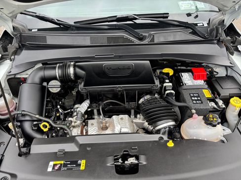 Used 2025 Jeep Compass Trailhawk image 28