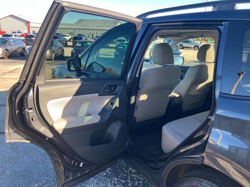 Used 2017 Subaru Forester 2.5i Premium image 11