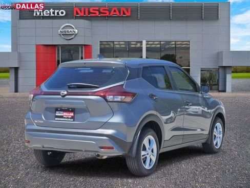 New 2025 Nissan Kicks Play S image 3