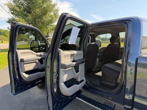 Used 2019 Ford F250 XLT w/ XLT Premium Package AWD/4WD image 41