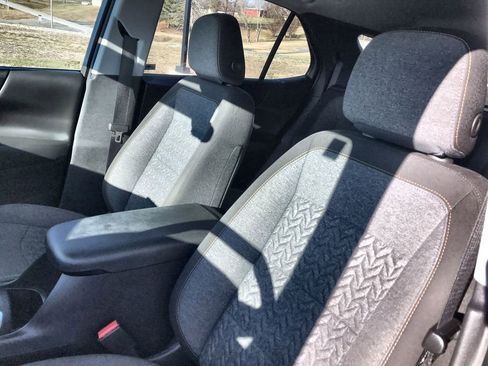 Used 2024 Chevrolet Equinox LT w/ LPO, Floor Liner Package FWD image 11