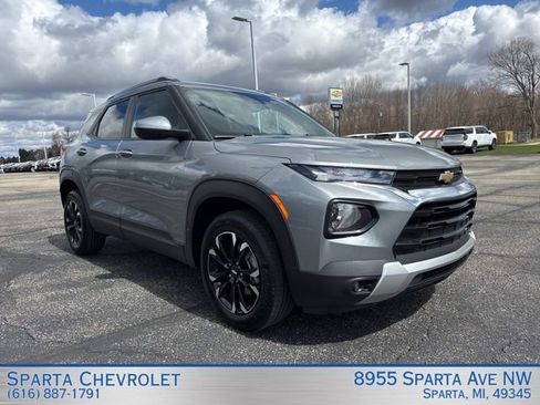 Used 2023 Chevrolet TrailBlazer LT w/ Convenience Package image 1