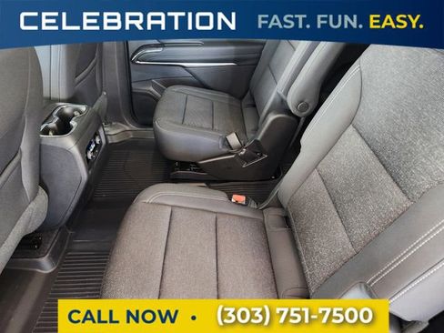 Used 2025 Chevrolet Traverse LT w/ Midnight/Sport Edition image 12