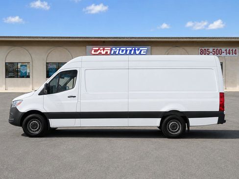 Used 2022 Mercedes-Benz Sprinter 2500 image 3