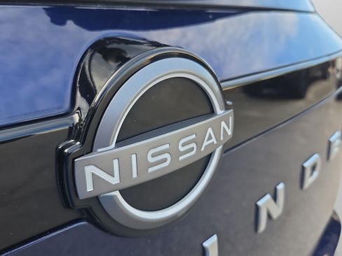 Used 2025 Nissan Pathfinder SV FWD image 30