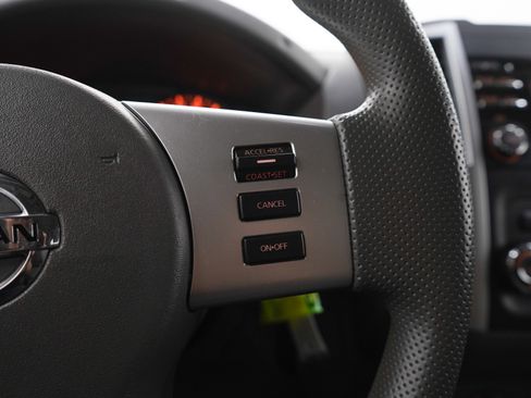 Used 2013 Nissan Frontier SV AWD/4WD image 25