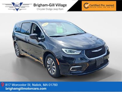 Used 2022 Chrysler Pacifica Touring-L