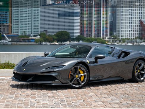 Used 2022 Ferrari SF90 Stradale AWD/4WD image 7