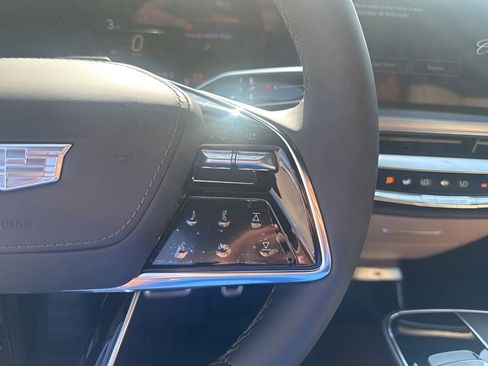 New 2026 Cadillac Lyriq Signature Luxury w/ Nappa Leather Package AWD/4WD image 27