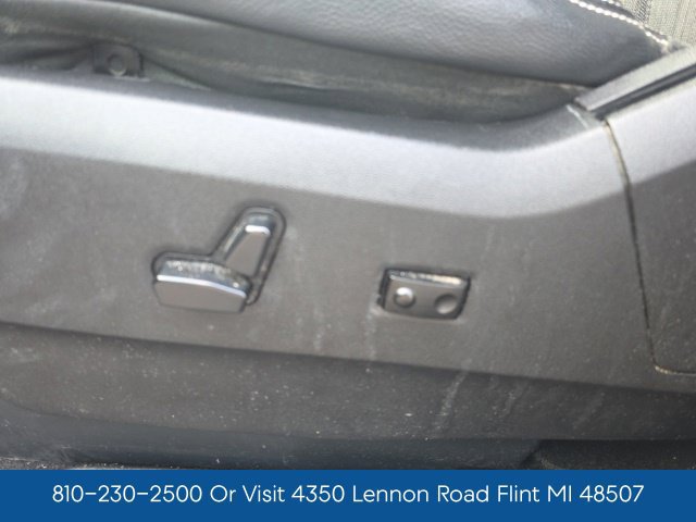 Used 2016 Chrysler Town & Country S w/ Driver Convenience Group FWD image 14