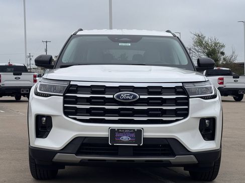 Used 2026 Ford Explorer Active w/ Active Comfort Package RWD image 6