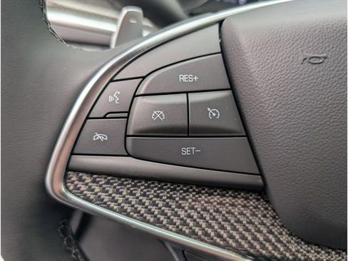 New 2025 Cadillac XT5 Sportv w/ LPO, Blue Accent Package image 18