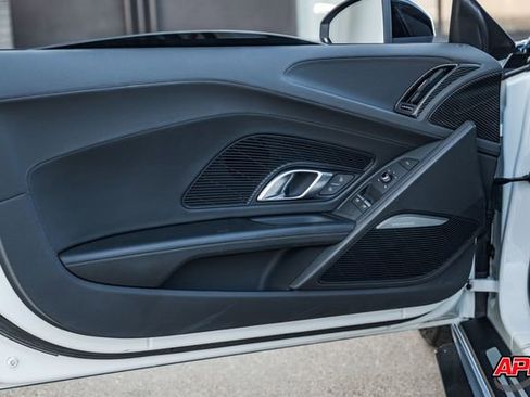 Used 2018 Audi R8 V10 w/ Premium Package image 87