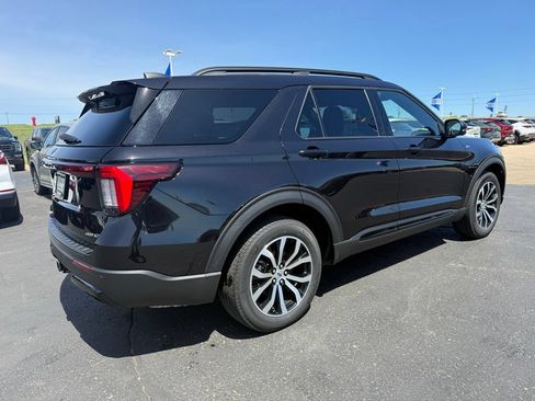 Used 2025 Ford Explorer ST-Line AWD/4WD image 4