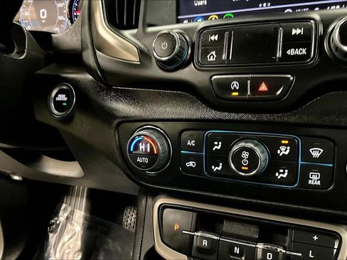 Used 2024 GMC Terrain Denali w/ Black Diamond Edition image 15