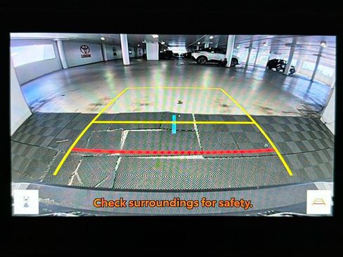 Used 2025 Toyota Camry SE w/ Convenience Package FWD image 34