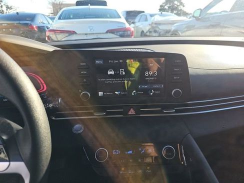 Used 2025 Hyundai Elantra Blue image 5