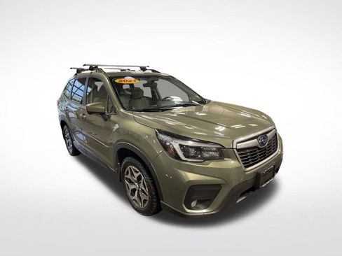 Used 2021 Subaru Forester Premium AWD/4WD image 4