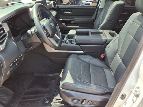 Used 2024 Toyota Tundra Limited AWD/4WD image 19