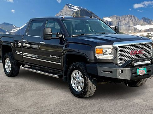 Used 2015 GMC Sierra 3500 Denali w/ Duramax Plus Package image 12