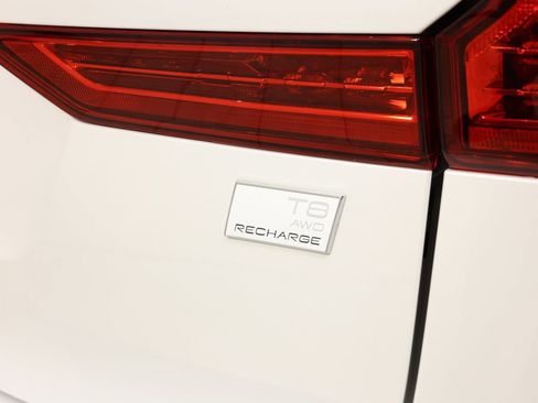 Used 2024 Volvo XC60 T8 Core image 43