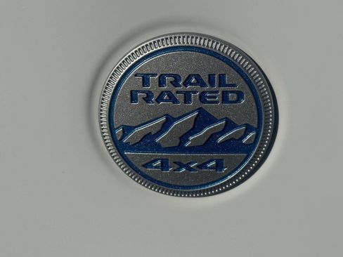 Used 2024 Jeep Wrangler Sahara image 11