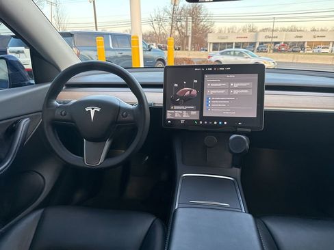 Used 2021 Tesla Model Y Long Range image 34