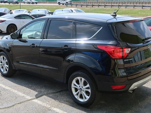 Used 2019 Ford Escape SE FWD image 12