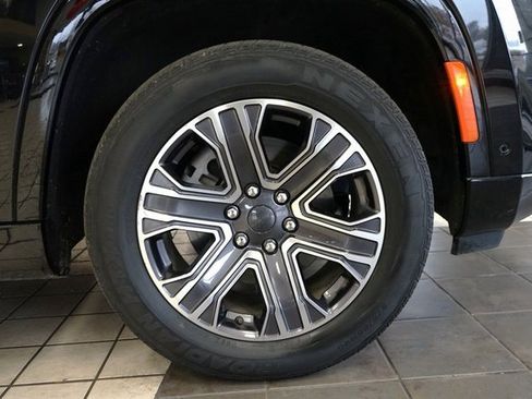 Used 2024 Jeep Wagoneer Series II w/ Flexible Seating Group image 61