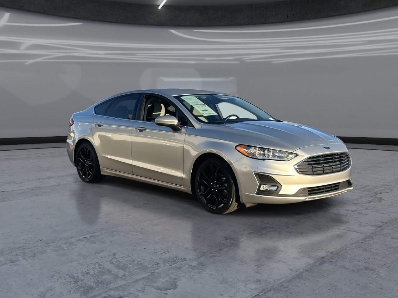 Used 2019 Ford Fusion SE w/ Equipment Group 151A FWD image 2