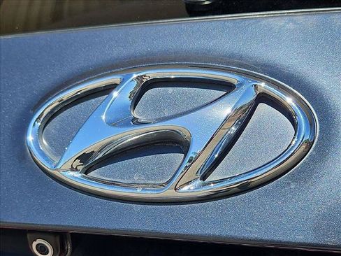 Used 2018 Hyundai Santa Fe Sport w/ 2.4L Value Package 02 FWD image 30