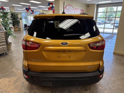 Used 2021 Ford EcoSport SE image 9