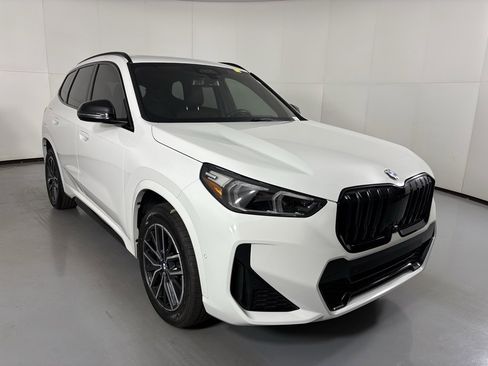 Used 2023 BMW X1 xDrive28i w/ Premium Package image 2