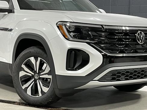 New 2026 Volkswagen Atlas Cross Sport SE image 3