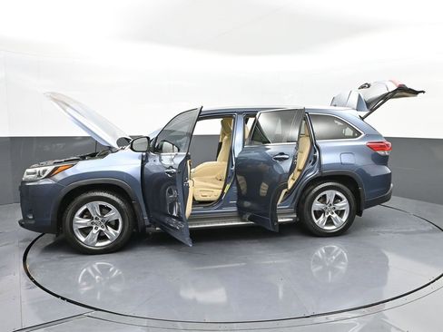 Certified 2019 Toyota Highlander Limited Platinum image 52