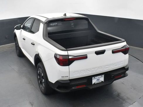 Used 2025 Hyundai Santa Cruz SE image 24