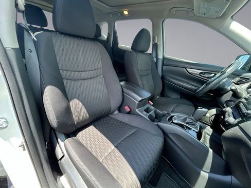 Used 2017 Nissan Rogue SV FWD image 37